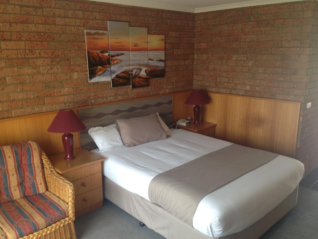 Sapphire Motel