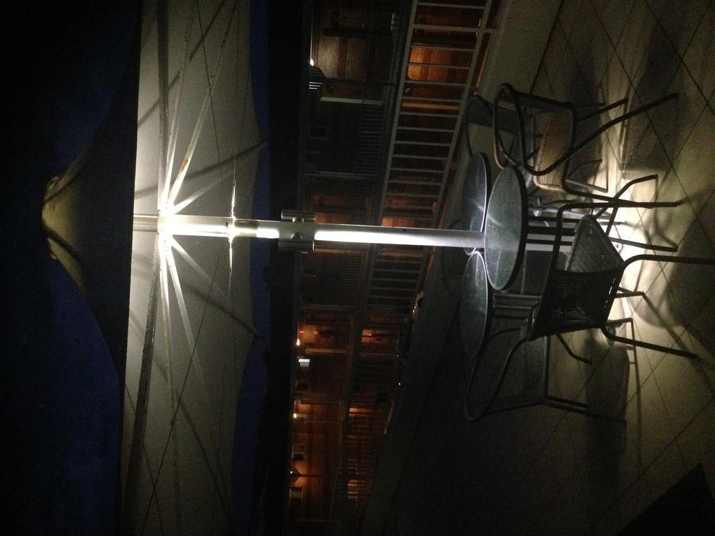 Sapphire Motel
